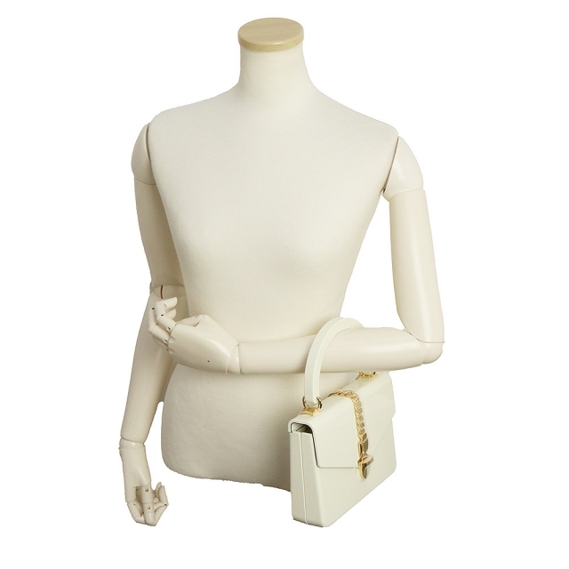 Gucci(グッチ)のグッチ アクリル レザー シルヴィ ショルダー ハンドバッグ（新品・未使用品） レディースのバッグ(その他)の商品写真