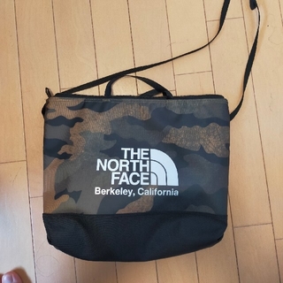 ザノースフェイス(THE NORTH FACE)の(売却済)the north face ショルダーバッグ(迷彩)(ショルダーバッグ)