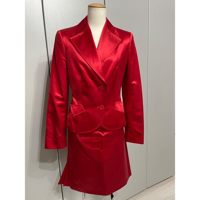 マックスマーラ　真っ赤なスーツ美品（710）