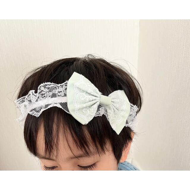 ベビーヘアバンド☆新生児☆レースリボンピンク キッズ/ベビー/マタニティのこども用ファッション小物(その他)の商品写真