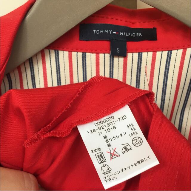 TOMMY HILFIGER(トミーヒルフィガー)のトミーヒルフィガー　赤　薄手コート　TOMMY レディースのジャケット/アウター(スプリングコート)の商品写真