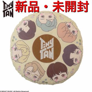 ボウダンショウネンダン(防弾少年団(BTS))のTinyTAN 寝そべり　プレミアムラウンド クッション　〜Dynamite 〜(アイドルグッズ)