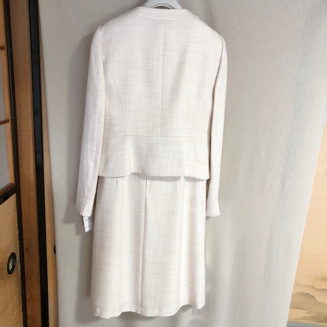 SOIR(ソワール)の未使用　東京ソワール　リファンネ　フォーマルスーツ　11号 レディースのフォーマル/ドレス(スーツ)の商品写真