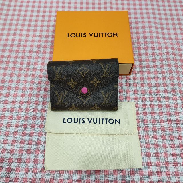 【クーポン対象外】 - VUITTON LOUIS 超美品✨ルイヴィトン 三つ折り財布 ヴィクトリーヌ  ポルトフォイユ 財布