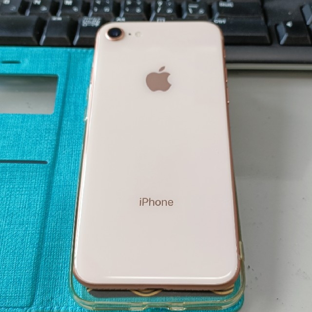 Apple iPhone8 gold 64GB PRADAプラダケース付き