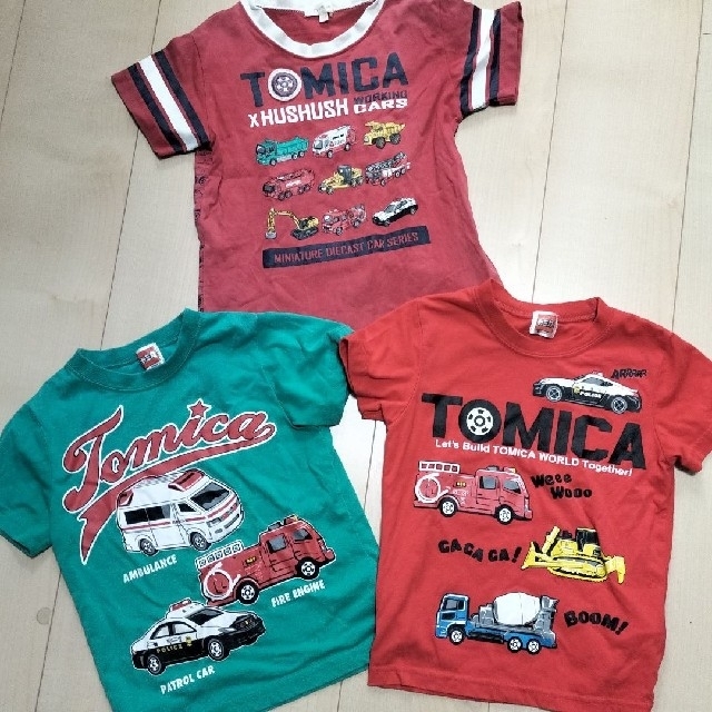 Takara Tomy(タカラトミー)のトミカ　110　半袖Tシャツ　3枚セット キッズ/ベビー/マタニティのキッズ服男の子用(90cm~)(Tシャツ/カットソー)の商品写真