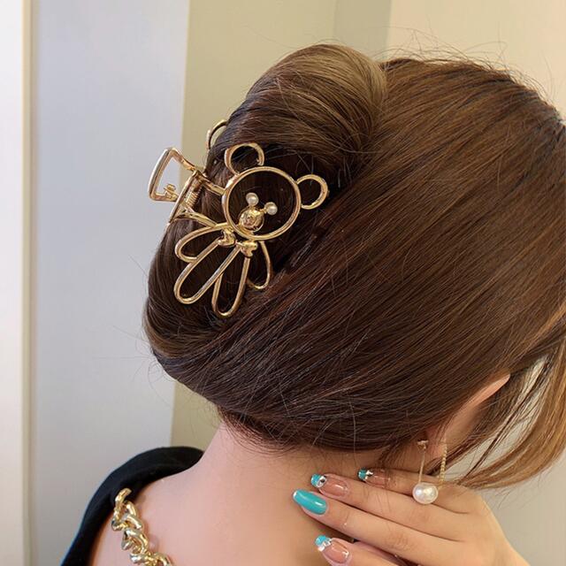 【新品未使用】くまちゃん バンズクリップ　ゴールド くまさんヘアクリップ　人気 レディースのヘアアクセサリー(バレッタ/ヘアクリップ)の商品写真