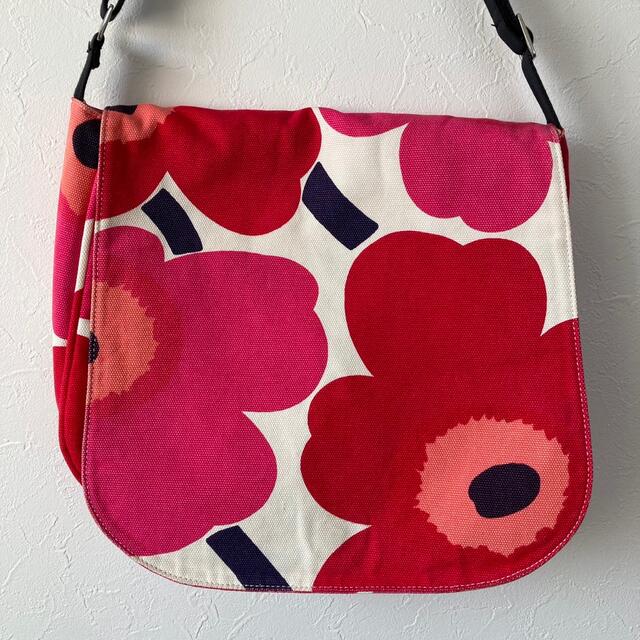 marimekko(マリメッコ)のmarimekko ハンガリー製 マリメッコ ショルダーバッグ ウニッコ レディースのバッグ(ショルダーバッグ)の商品写真