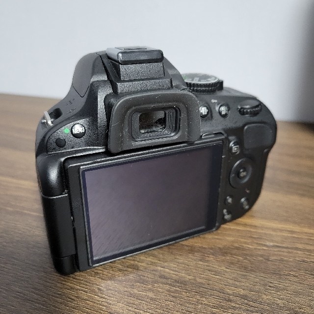 Nikon DXフォーマットデジタル一眼レフカメラ D5100 Wズームキット