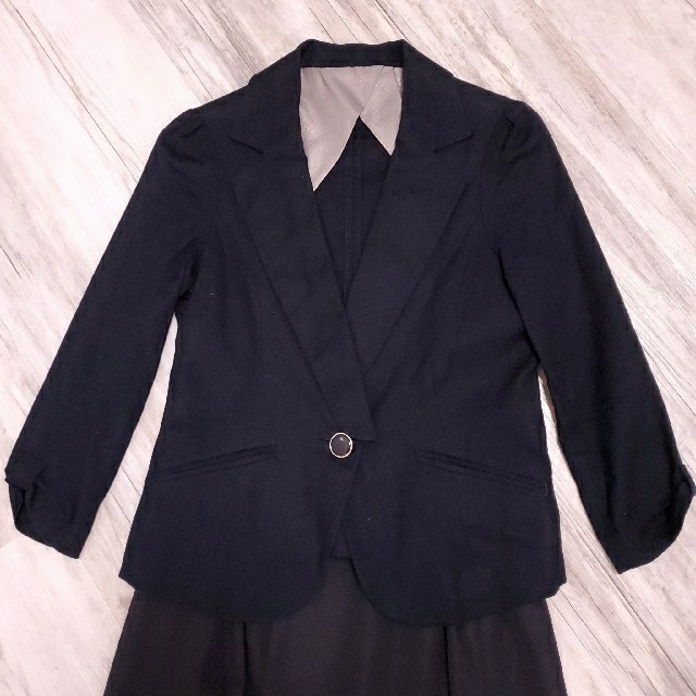 JUSGLITTY(ジャスグリッティー)の紺色ジャケット＆スカートのセット☆Mサイズ相当 レディースのジャケット/アウター(テーラードジャケット)の商品写真