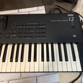 ローランド(Roland)の<2024 KORG i2 シンセサイザー(キーボード/シンセサイザー)