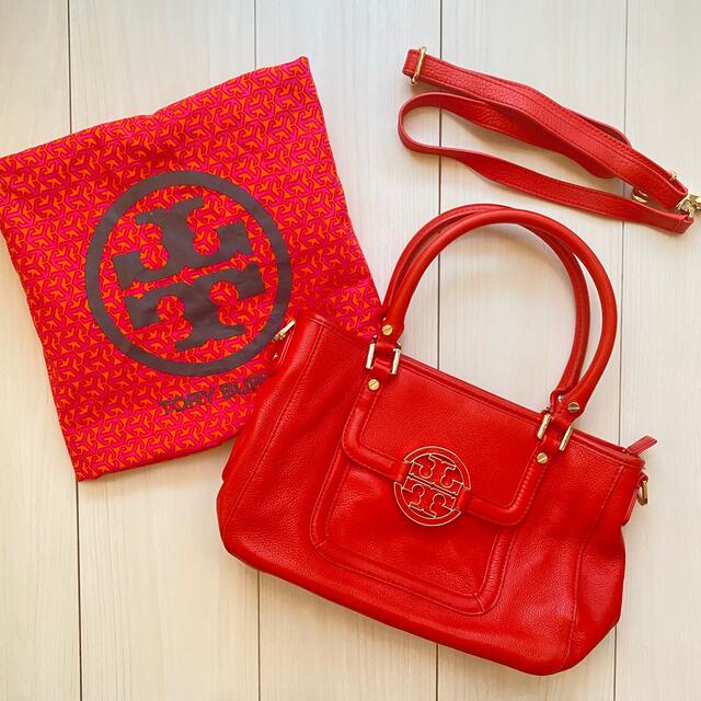 Tory Burch(トリーバーチ)の美品！トリーバーチ アマンダ ハンドバッグ ショルダーバッグ ロゴ 赤 レッド レディースのバッグ(ハンドバッグ)の商品写真