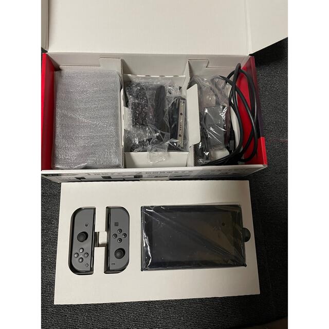 Nintendo Switch(ニンテンドースイッチ)の任天堂スイッチ　本体 エンタメ/ホビーのゲームソフト/ゲーム機本体(家庭用ゲーム機本体)の商品写真