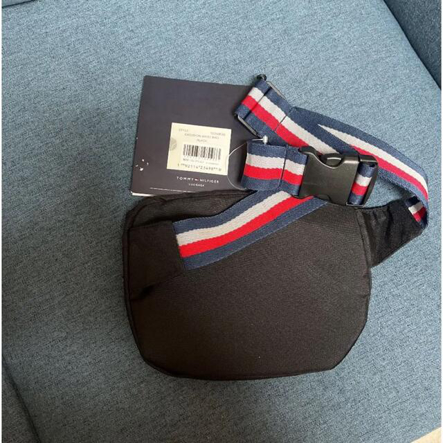 TOMMY HILFIGER(トミーヒルフィガー)の【新品】TOMMY HILFIGER ⭐︎ボディーバック（ブラック） メンズのバッグ(ボディーバッグ)の商品写真