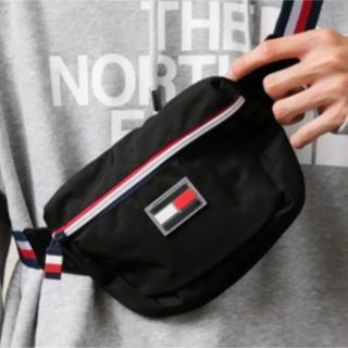 トミーヒルフィガー(TOMMY HILFIGER)の【新品】TOMMY HILFIGER ⭐︎ボディーバック（ブラック）(ボディーバッグ)