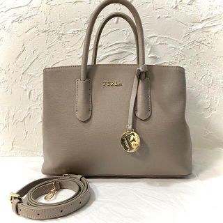 フルラ(Furla)の極美品✨フルラ ショルダーバッグ 2way テッサ グレー チャーム(ショルダーバッグ)