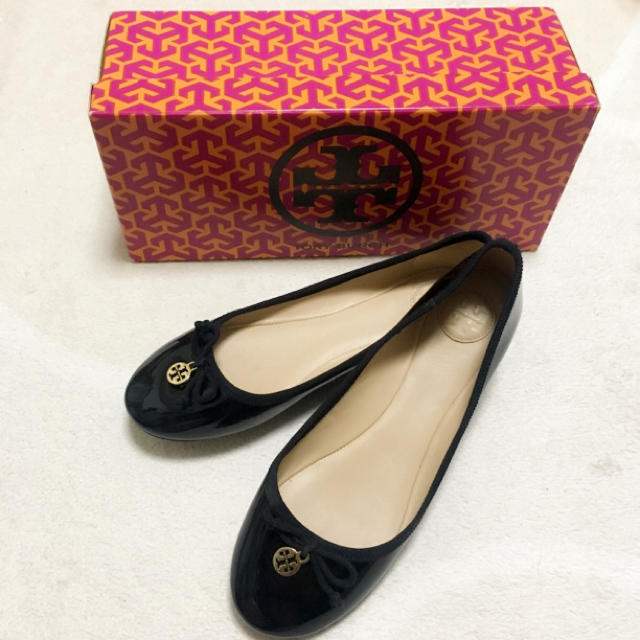 Tory Burch(トリーバーチ)の【みどちん様専用】ToryBurch♥エナメルパンプス レディースの靴/シューズ(バレエシューズ)の商品写真