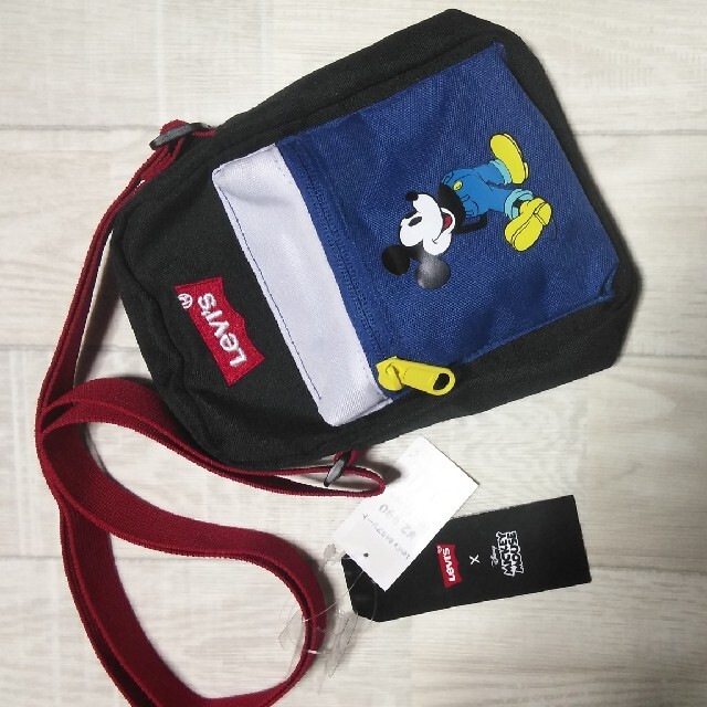 Levi's(リーバイス)のミッキーマウス　ショルダーバッグ✨ エンタメ/ホビーのおもちゃ/ぬいぐるみ(キャラクターグッズ)の商品写真