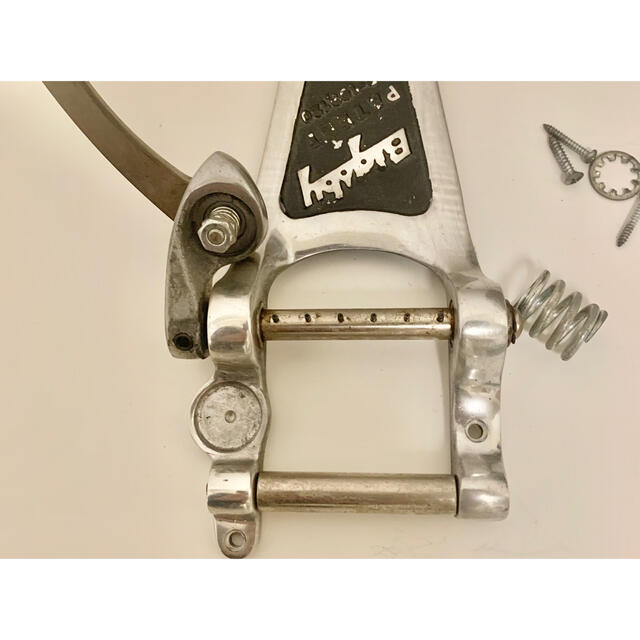 ビグスビー Bigsby B7 ? セミアコに付けていました。 ビグスビー Bigsby B7 ? セミアコに付けていました。