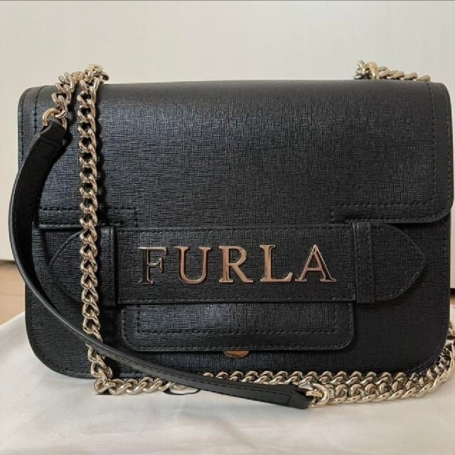 Furla(フルラ)のフルラ　ビッグロゴ　チェーンショルダーバッグ レディースのバッグ(ショルダーバッグ)の商品写真