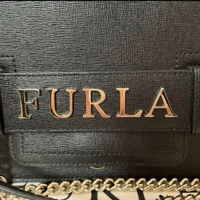 Furla(フルラ)のフルラ　ビッグロゴ　チェーンショルダーバッグ レディースのバッグ(ショルダーバッグ)の商品写真