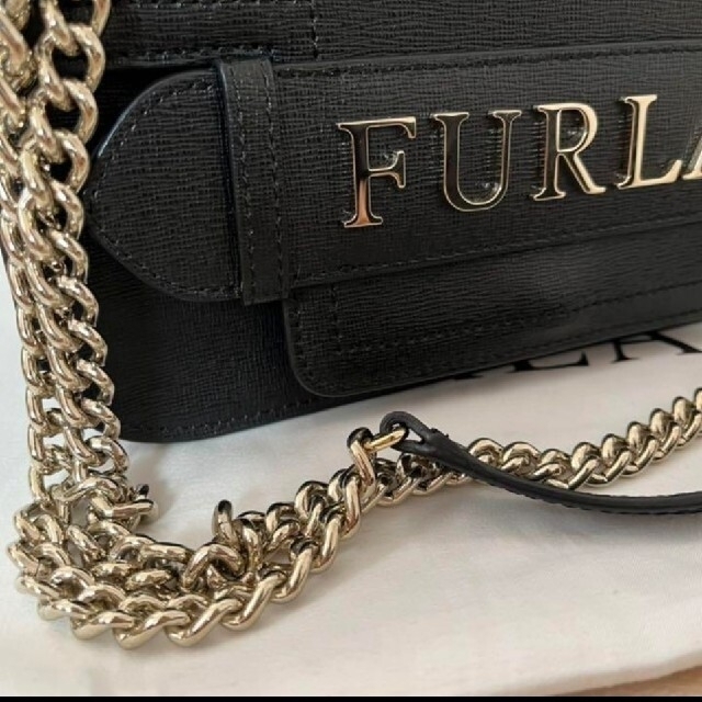 Furla(フルラ)のフルラ　ビッグロゴ　チェーンショルダーバッグ レディースのバッグ(ショルダーバッグ)の商品写真