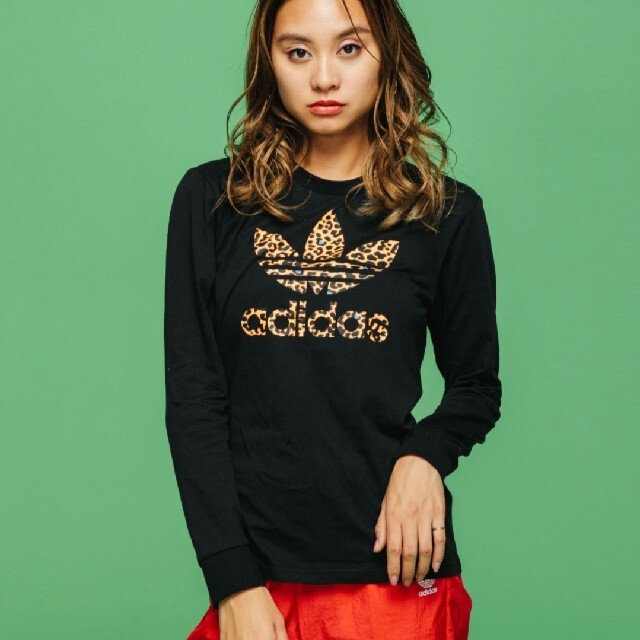 adidas(アディダス)のadidas 黒 Tシャツ 長袖 レオパード柄 トレフォイル 男性S カットソー メンズのトップス(Tシャツ/カットソー(七分/長袖))の商品写真