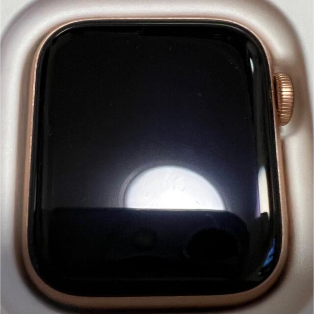 Apple Watch SE（GPSモデル）40mmゴールド