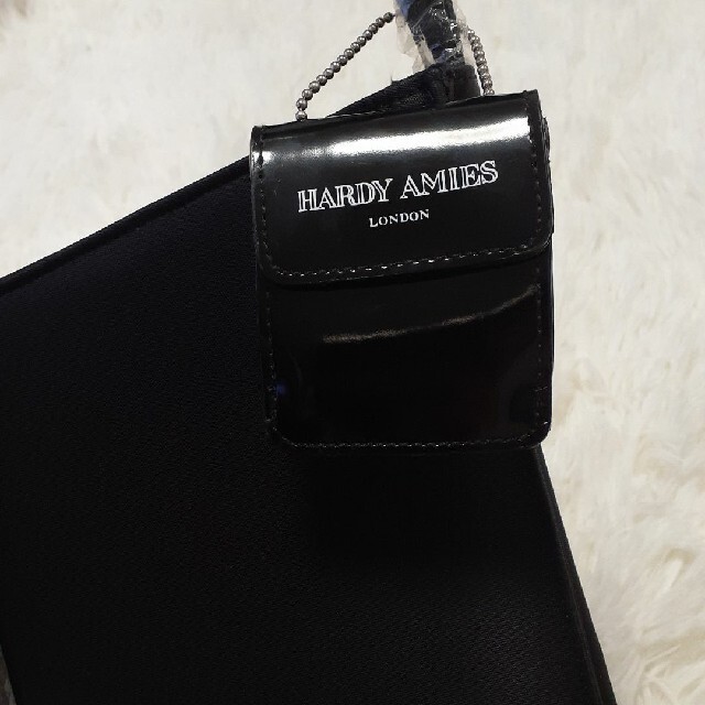 HARDY AMIES(ハーディエイミス)の未使用　冠婚葬祭　フォーマル　　ハーディエイミスロンドン　ハンドバッグ レディースのバッグ(ハンドバッグ)の商品写真