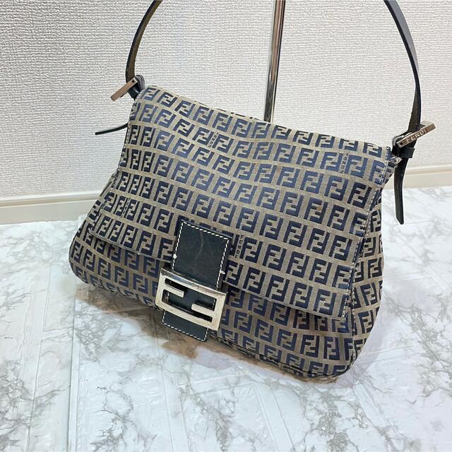 おすすめ✨綺麗✨正規品✨FENDI✨廃盤マンマバケット、即日発送‼️-