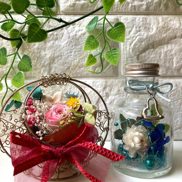 今年人気のブランド品や ハーバリウム ボトルフラワー&花籠♡2点セット 今年人気のブランド品や ハーバリウム ボトルフラワー&花籠♡2点セット