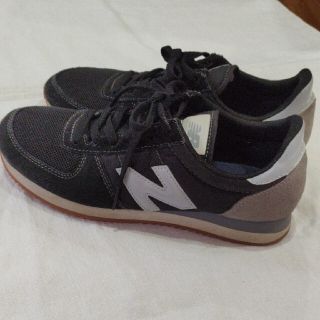 ニューバランス(New Balance)のNew Balance　ニューバランス　220 スニーカー　ブラック　25.5(スニーカー)