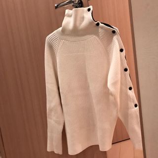 ザラ(ZARA)の美品ZARAタートルネック ニット ホワイト(ニット/セーター)