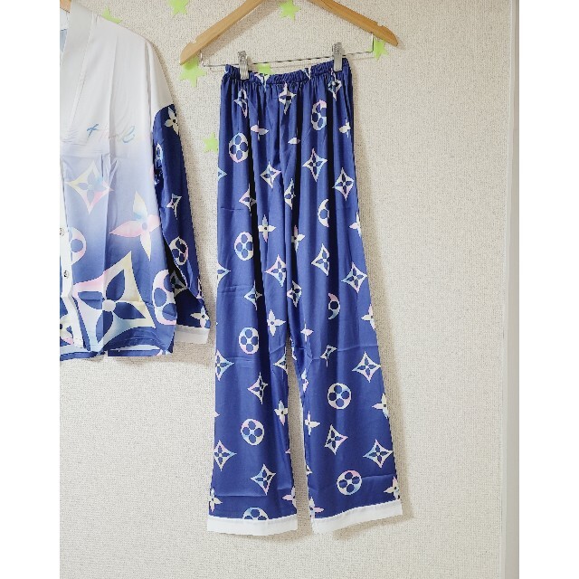 かわいい　サテン　シルク　パジャマ　Satin Silk Pajama レディースのルームウェア/パジャマ(パジャマ)の商品写真
