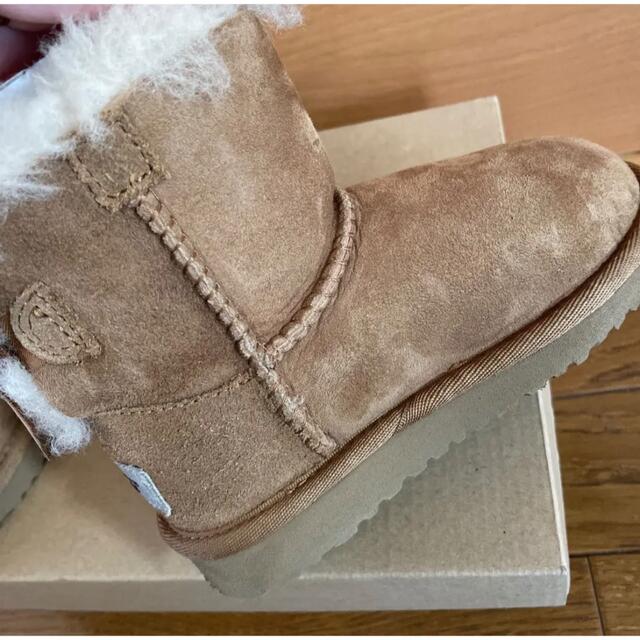 UGG(アグ)のUGG キッズ/ベビー/マタニティのキッズ靴/シューズ(15cm~)(ブーツ)の商品写真