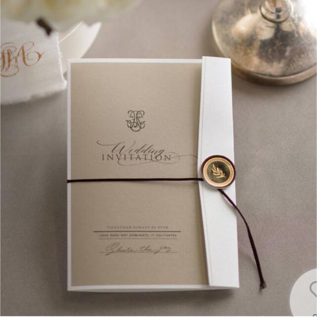 結婚式　招待状　ピアリー　ゴールド　10部セット エンタメ/ホビーのコレクション(印刷物)の商品写真