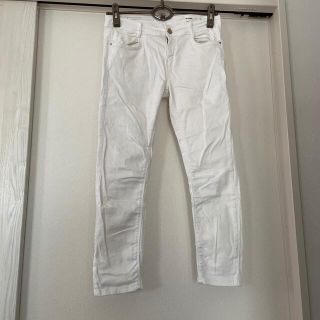 ザラ(ZARA)のZARA 白パンツ　ストレッチパンツ　スキニーパンツ(スキニーパンツ)