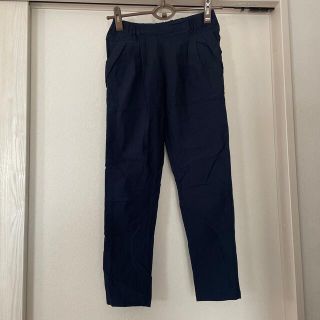 美品　ネイビーパンツ　Mサイズ　クロップドパンツ　ストレッチ(クロップドパンツ)