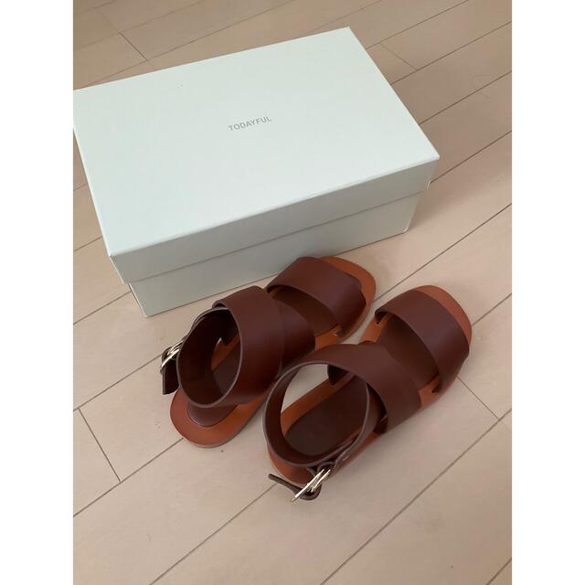 きましたが TODAYFUL Flat Belt Sandals ブラウンSの通販 by 断捨離中 特別 todayful Flat Sandals Belt サンダル