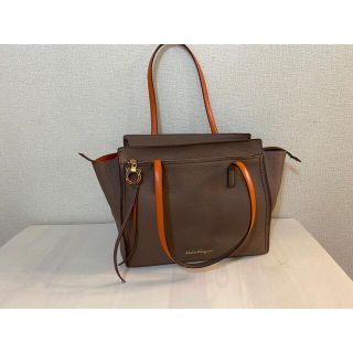 サルヴァトーレフェラガモ(Salvatore Ferragamo)の✨最終値下✨Ferragamo 高級ライン エイミー AMY トートバッグ(トートバッグ)