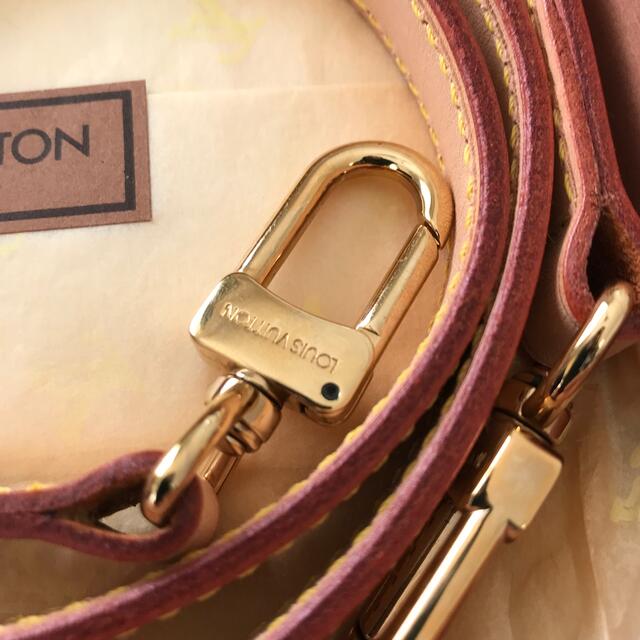 LOUIS VUITTON(ルイヴィトン)のルイヴィトン　ショルダーストラップ　新品未使用★正規品　98cm 幅1.7cm レディースのファッション小物(その他)の商品写真