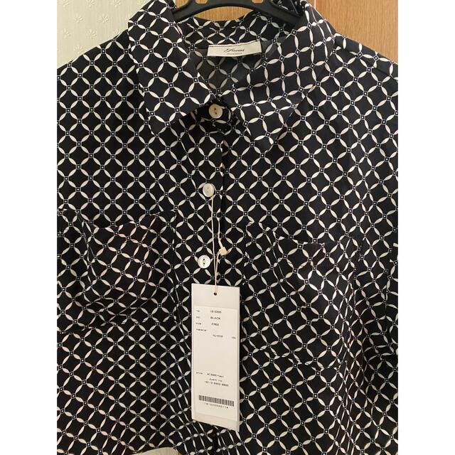 juemi ショート丈半袖シャツ レディースのトップス(シャツ/ブラウス(半袖/袖なし))の商品写真