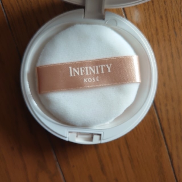 Infinity(インフィニティ)のインフィニティ フラワーコレクション コンパクトパウダー フェイスパウダー コスメ/美容のベースメイク/化粧品(フェイスパウダー)の商品写真