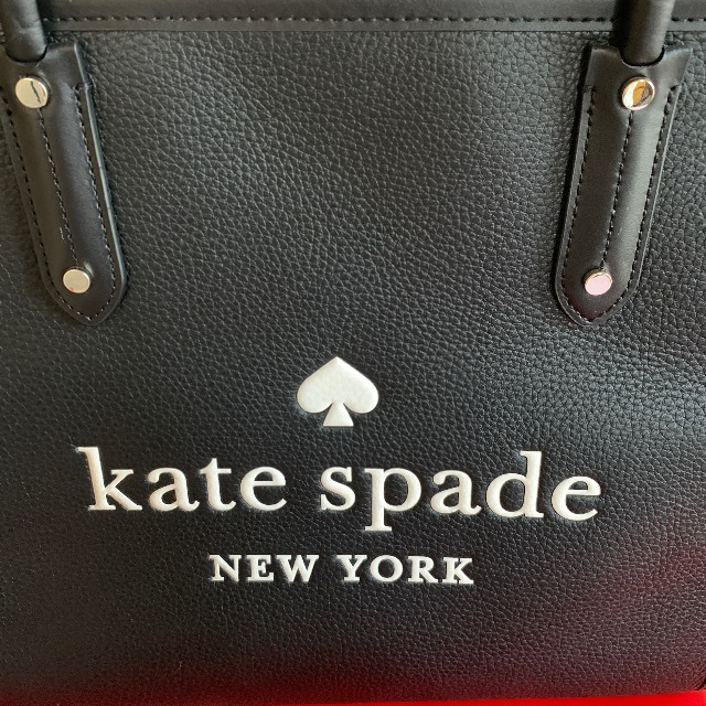 kate spade new york 新品！ケイトスペード/大胆ロゴが可愛い♪ レザー 