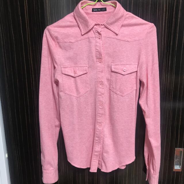 SIMONE LIST(シモーヌリスト)のSIMONE LIST ピンク　シャツ レディースのトップス(シャツ/ブラウス(長袖/七分))の商品写真