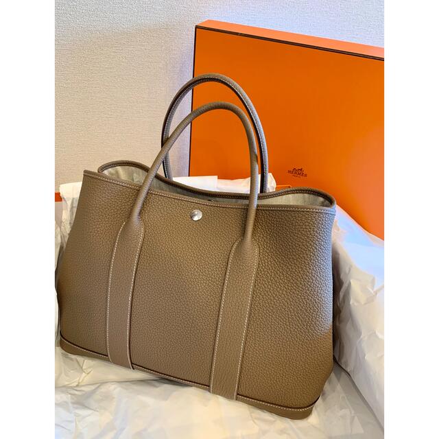 人気絶頂 ガーデンパーティー - Hermes PM エトゥープ 美品 トート