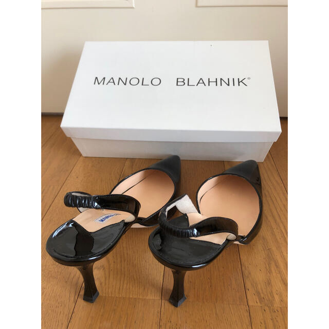 MANOLO BLAHNIK(マノロブラニク)の婦人靴　黒　エナメル レディースの靴/シューズ(ハイヒール/パンプス)の商品写真