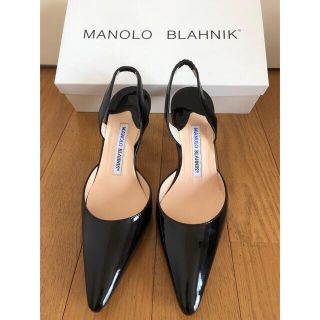 マノロブラニク(MANOLO BLAHNIK)の婦人靴　黒　エナメル(ハイヒール/パンプス)