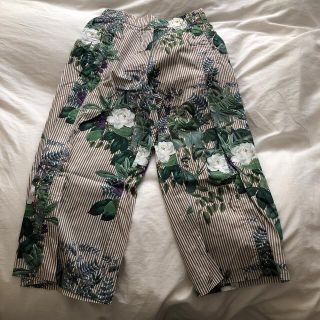 ザラ(ZARA)のZARA花柄パンツ(カジュアルパンツ)