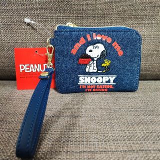 スヌーピー(SNOOPY)の【スヌーピー】デニム調小銭入れ付パスケース（レッド）(パスケース/IDカードホルダー)